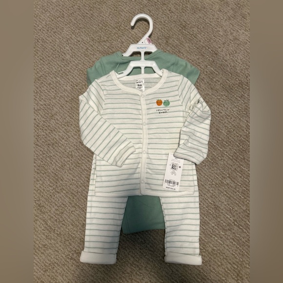 Carter's Other - NWT! Carter's 3 pc Green and White Striped Set